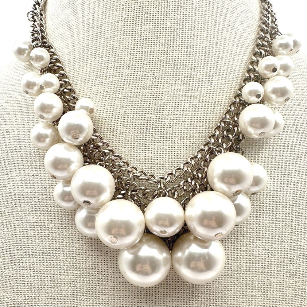 Vintage 80s 90s‎ Chunky Faux Pearl White Bib Chain Statement Necklace